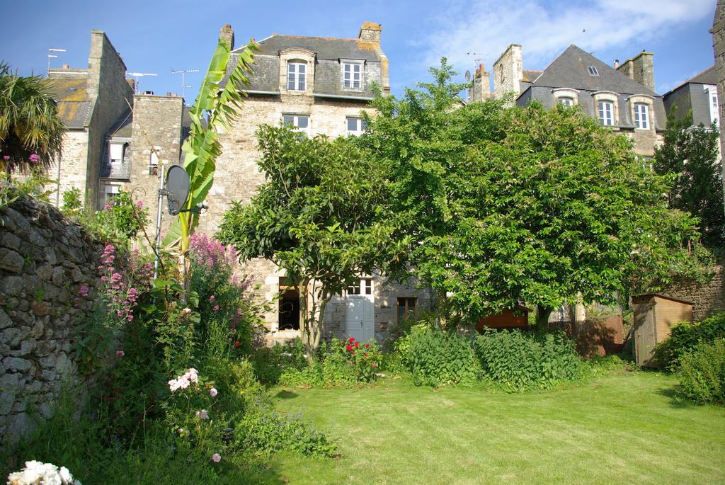 Appartement Des Remparts Dinan Zimmer foto